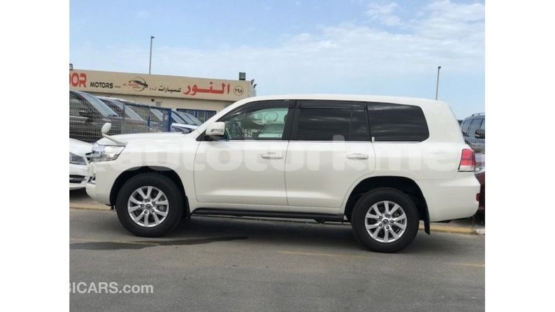Big with watermark toyota land cruiser ahal import dubai 2901