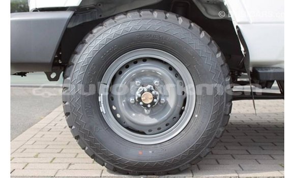 Buy Import Toyota Land Cruiser White Car in Import - Dubai in Ahal Buy Import Toyota Land Cruiser White Car in Import - Dubai in Ahal