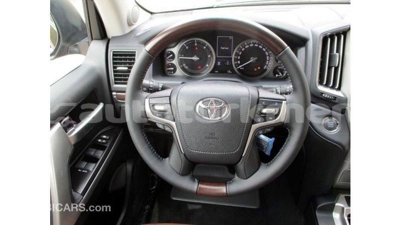 Big with watermark toyota land cruiser ahal import dubai 2970