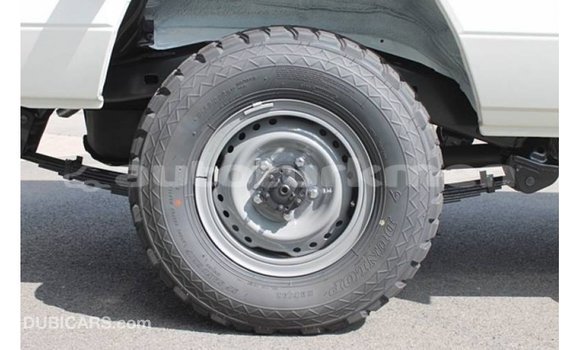Buy Import Toyota Land Cruiser White Car in Import - Dubai in Ahal Buy Import Toyota Land Cruiser White Car in Import - Dubai in Ahal