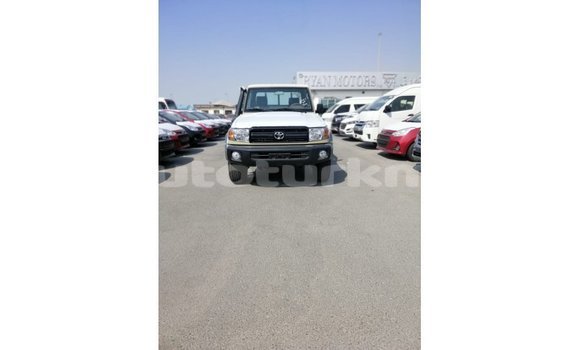 Buy Import Toyota Land Cruiser Beige Car in Import - Dubai in Ahal Buy Import Toyota Land Cruiser Beige Car in Import - Dubai in Ahal