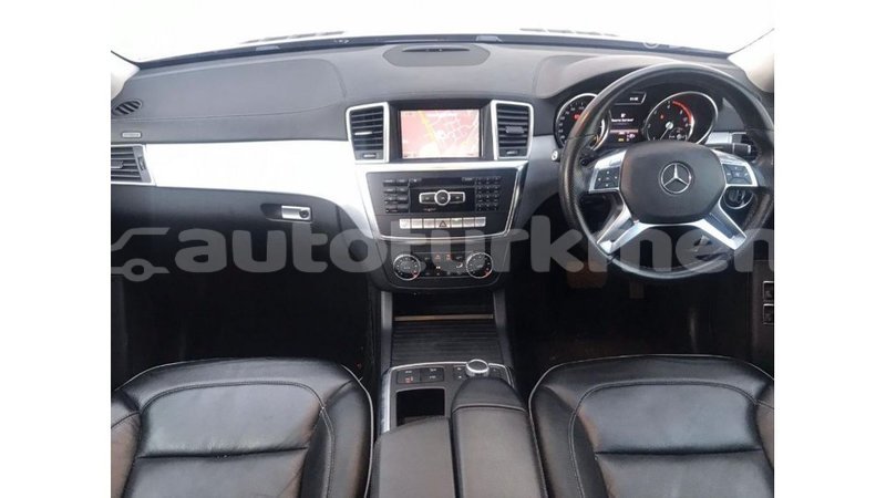 Big with watermark mercedes benz 190 ahal import dubai 3000