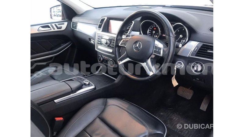 Big with watermark mercedes benz 190 ahal import dubai 3000