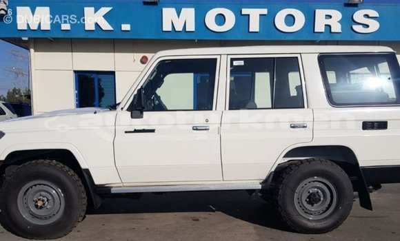 Buy Import Toyota Land Cruiser White Car in Import - Dubai in Ahal Buy Import Toyota Land Cruiser White Car in Import - Dubai in Ahal