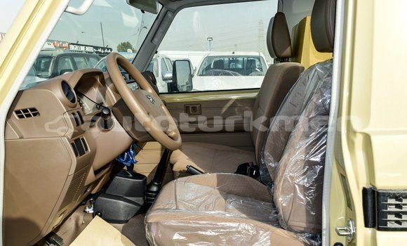 Buy Import Toyota Land Cruiser Beige Car in Import - Dubai in Ahal Buy Import Toyota Land Cruiser Beige Car in Import - Dubai in Ahal
