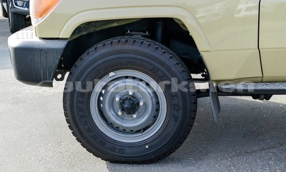 Buy Import Toyota Land Cruiser Beige Car in Import - Dubai in Ahal Buy Import Toyota Land Cruiser Beige Car in Import - Dubai in Ahal