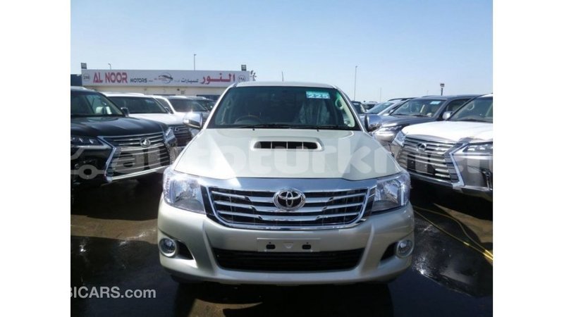 Big with watermark toyota hilux ahal import dubai 3022