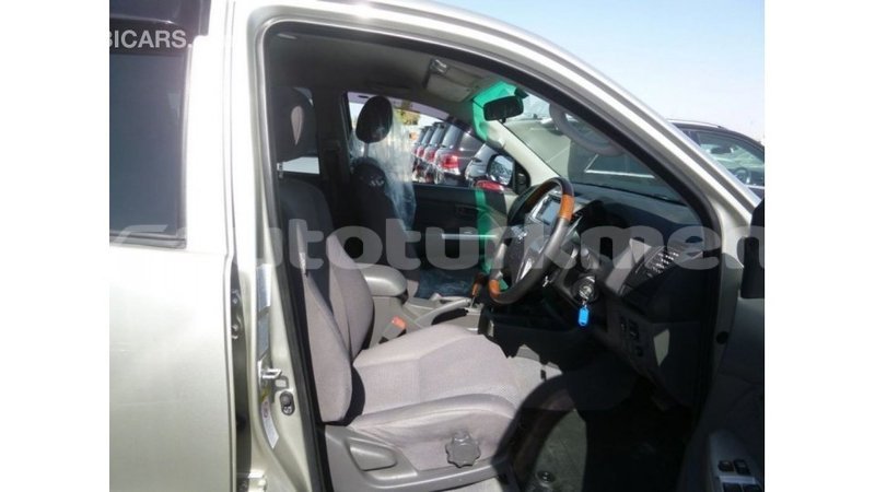 Big with watermark toyota hilux ahal import dubai 3022