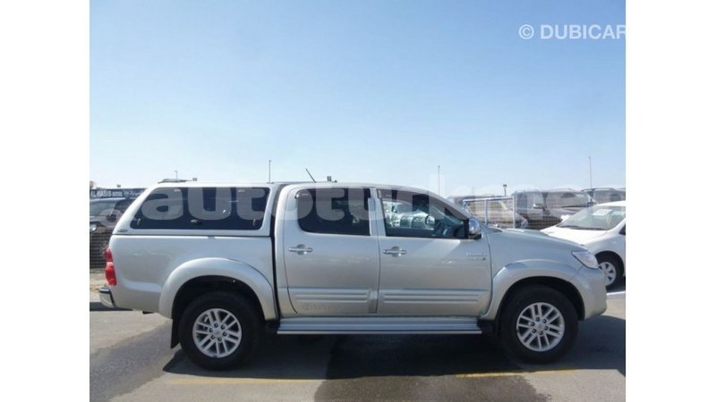 Big with watermark toyota hilux ahal import dubai 3022
