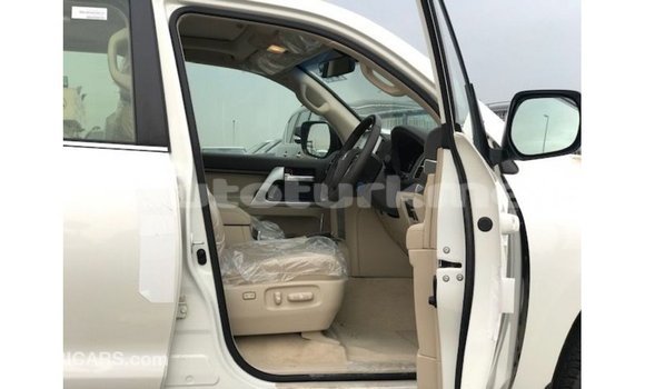 Buy Import Toyota Land Cruiser White Car in Import - Dubai in Ahal Buy Import Toyota Land Cruiser White Car in Import - Dubai in Ahal