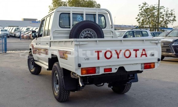 Buy Import Toyota Land Cruiser White Car in Import - Dubai in Ahal Buy Import Toyota Land Cruiser White Car in Import - Dubai in Ahal