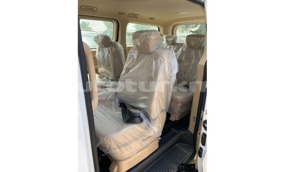 Buy Import Hyundai Chorus White Truck in Import - Dubai in Ahal Buy Import Hyundai Chorus White Truck in Import - Dubai in Ahal