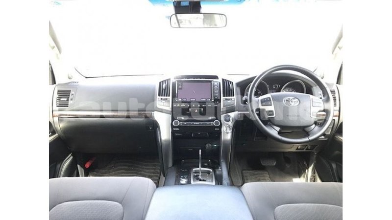 Big with watermark toyota land cruiser ahal import dubai 3130