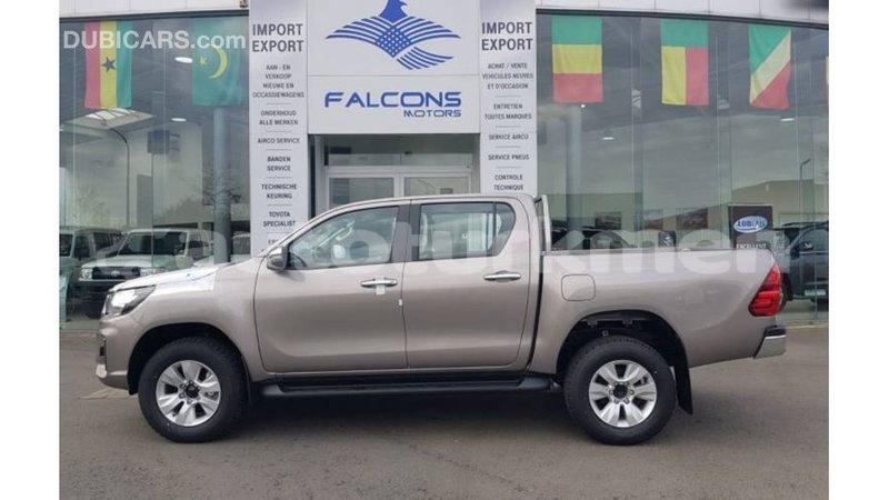 Big with watermark toyota hilux ahal import dubai 3148