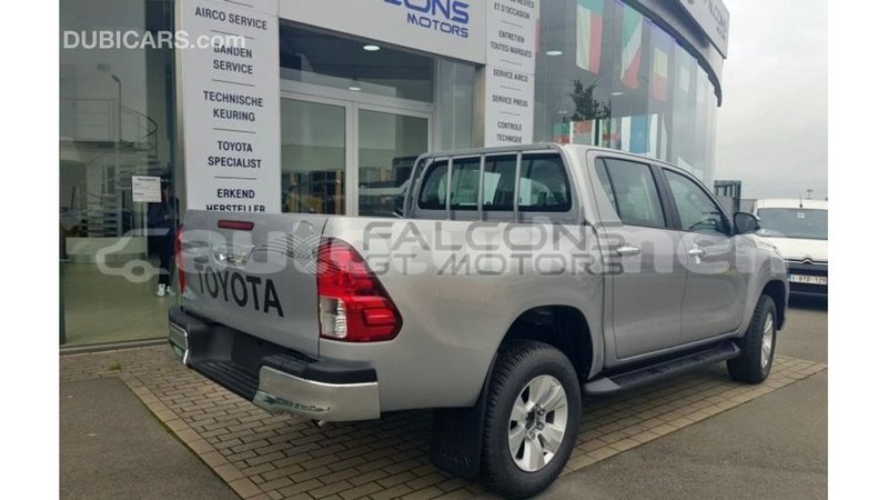 Big with watermark toyota hilux ahal import dubai 3148