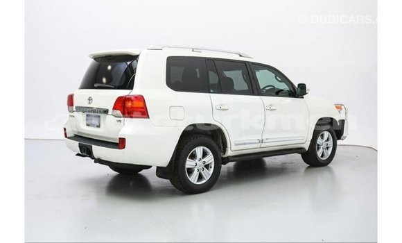 Buy Import Toyota Land Cruiser White Car in Import - Dubai in Ahal Buy Import Toyota Land Cruiser White Car in Import - Dubai in Ahal