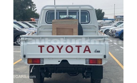 Buy Import Toyota Land Cruiser White Car in Import - Dubai in Ahal Buy Import Toyota Land Cruiser White Car in Import - Dubai in Ahal