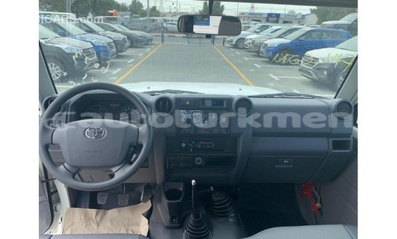 Buy Import Toyota Land Cruiser White Car in Import - Dubai in Ahal Buy Import Toyota Land Cruiser White Car in Import - Dubai in Ahal