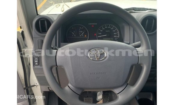Buy Import Toyota Land Cruiser White Car in Import - Dubai in Ahal Buy Import Toyota Land Cruiser White Car in Import - Dubai in Ahal