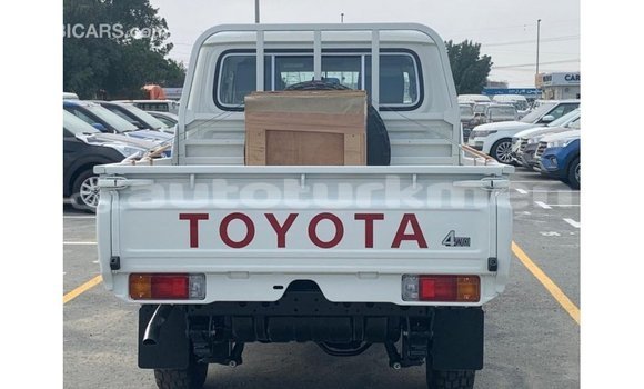 Buy Import Toyota Land Cruiser White Car in Import - Dubai in Ahal Buy Import Toyota Land Cruiser White Car in Import - Dubai in Ahal