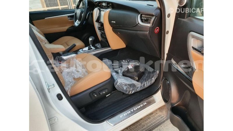 Big with watermark toyota fortuner ahal import dubai 3199