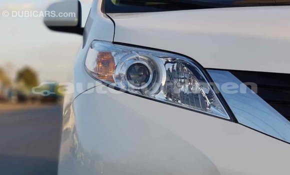Buy Import Toyota Sienna White Car in Import - Dubai in Ahal Buy Import Toyota Sienna White Car in Import - Dubai in Ahal
