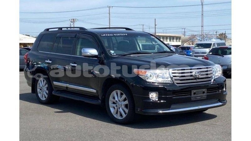 Big with watermark toyota land cruiser ahal import dubai 3211