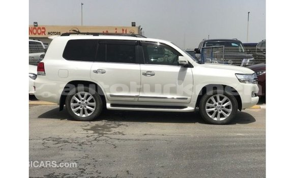 Buy Import Toyota Land Cruiser White Car in Import - Dubai in Ahal Buy Import Toyota Land Cruiser White Car in Import - Dubai in Ahal