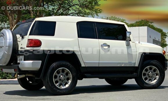 Buy Import Toyota FJ Cruiser White Car in Import - Dubai in Ahal Buy Import Toyota FJ Cruiser White Car in Import - Dubai in Ahal