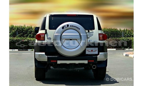 Buy Import Toyota FJ Cruiser White Car in Import - Dubai in Ahal Buy Import Toyota FJ Cruiser White Car in Import - Dubai in Ahal
