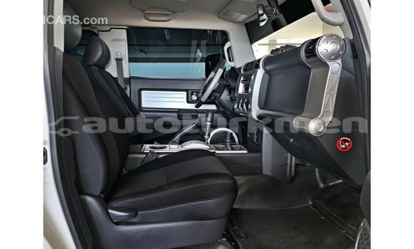 Buy Import Toyota FJ Cruiser White Car in Import - Dubai in Ahal Buy Import Toyota FJ Cruiser White Car in Import - Dubai in Ahal