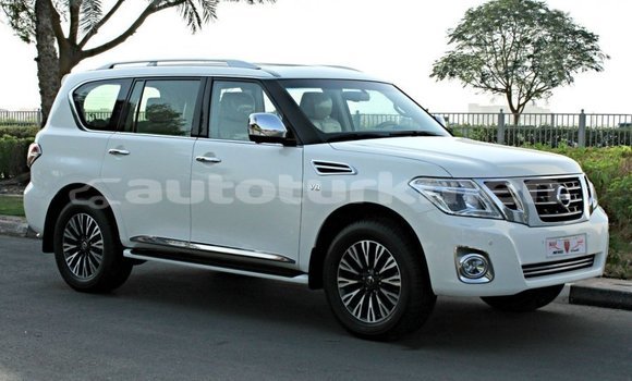 Buy Import Nissan Patrol White Car in Import - Dubai in Ahal