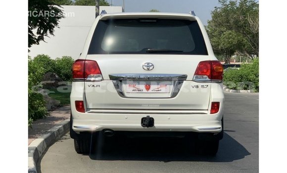 Buy Import Toyota Land Cruiser White Car in Import - Dubai in Ahal Buy Import Toyota Land Cruiser White Car in Import - Dubai in Ahal