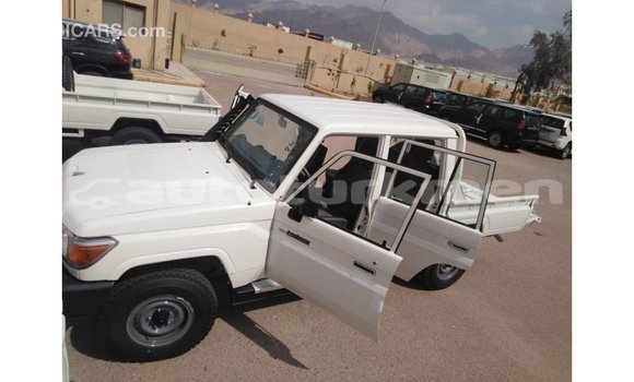 Buy Import Toyota Land Cruiser White Car in Import - Dubai in Ahal Buy Import Toyota Land Cruiser White Car in Import - Dubai in Ahal