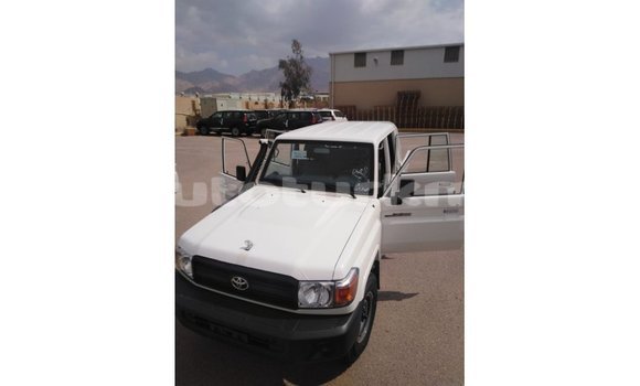 Buy Import Toyota Land Cruiser White Car in Import - Dubai in Ahal Buy Import Toyota Land Cruiser White Car in Import - Dubai in Ahal
