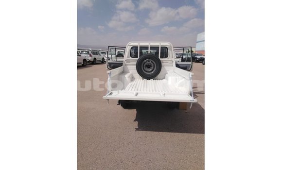 Buy Import Toyota Land Cruiser White Car in Import - Dubai in Ahal Buy Import Toyota Land Cruiser White Car in Import - Dubai in Ahal