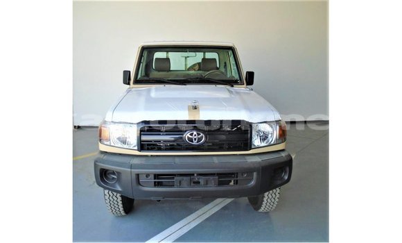 Buy Import Toyota Land Cruiser Beige Car in Import - Dubai in Ahal