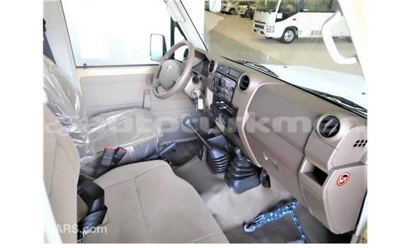 Buy Import Toyota Land Cruiser Beige Car in Import - Dubai in Ahal Buy Import Toyota Land Cruiser Beige Car in Import - Dubai in Ahal