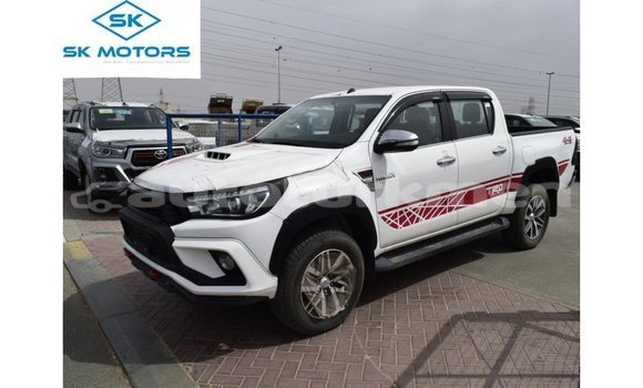 Buy Import Toyota Hilux White Car in Import - Dubai in Ahal