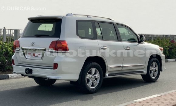 Buy Import Toyota Land Cruiser White Car in Import - Dubai in Ahal Buy Import Toyota Land Cruiser White Car in Import - Dubai in Ahal