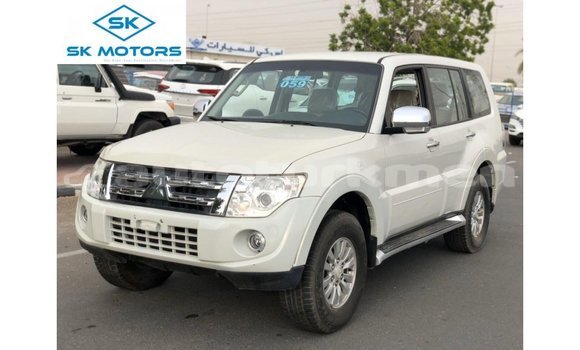 Buy Import Mitsubishi Pajero White Car in Import - Dubai in Ahal