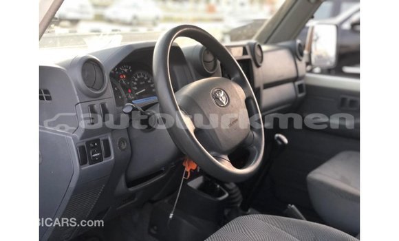 Buy Import Toyota Land Cruiser White Car in Import - Dubai in Ahal Buy Import Toyota Land Cruiser White Car in Import - Dubai in Ahal