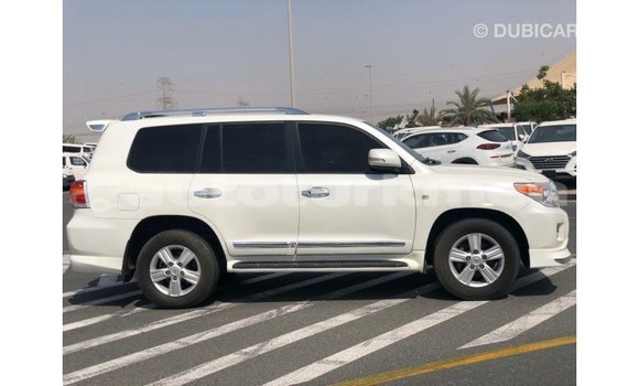 Buy Import Toyota Land Cruiser White Car in Import - Dubai in Ahal Buy Import Toyota Land Cruiser White Car in Import - Dubai in Ahal