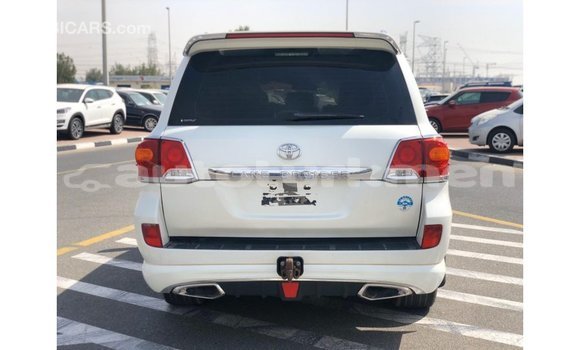 Buy Import Toyota Land Cruiser White Car in Import - Dubai in Ahal Buy Import Toyota Land Cruiser White Car in Import - Dubai in Ahal