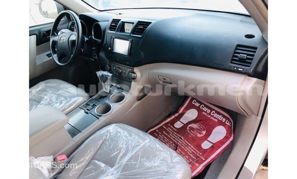 Buy Import Toyota Highlander Other Car in Import - Dubai in Ahal Buy Import Toyota Highlander Other Car in Import - Dubai in Ahal