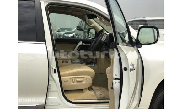 Buy Import Toyota Land Cruiser White Car in Import - Dubai in Ahal Buy Import Toyota Land Cruiser White Car in Import - Dubai in Ahal