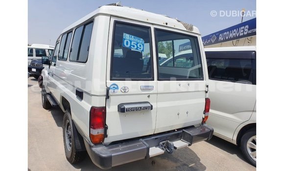 Buy Import Toyota Land Cruiser White Car in Import - Dubai in Ahal Buy Import Toyota Land Cruiser White Car in Import - Dubai in Ahal