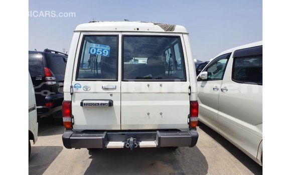 Buy Import Toyota Land Cruiser White Car in Import - Dubai in Ahal Buy Import Toyota Land Cruiser White Car in Import - Dubai in Ahal