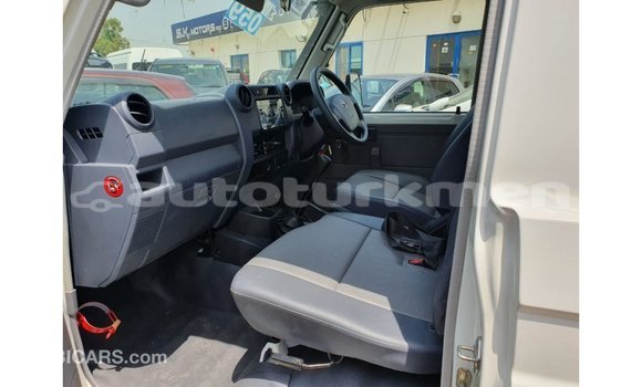 Buy Import Toyota Land Cruiser White Car in Import - Dubai in Ahal Buy Import Toyota Land Cruiser White Car in Import - Dubai in Ahal