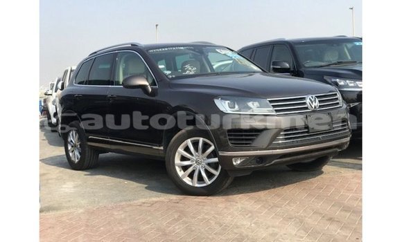 Buy Import Volkswagen Touareg Brown Car in Import - Dubai in Ahal